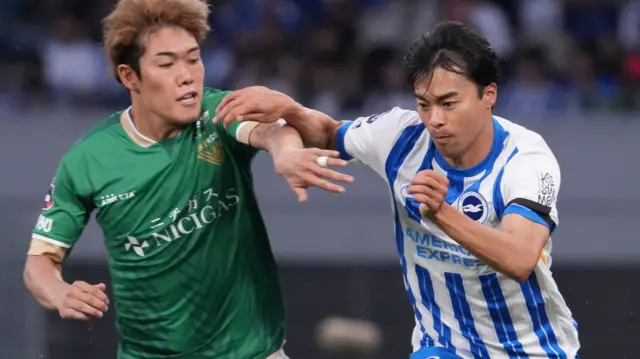 Kaoru Mitoma in action for Brighton