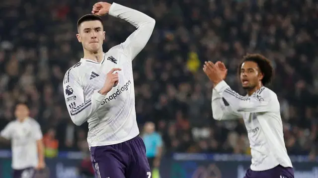 Benjamin Sesko celebrates his goal