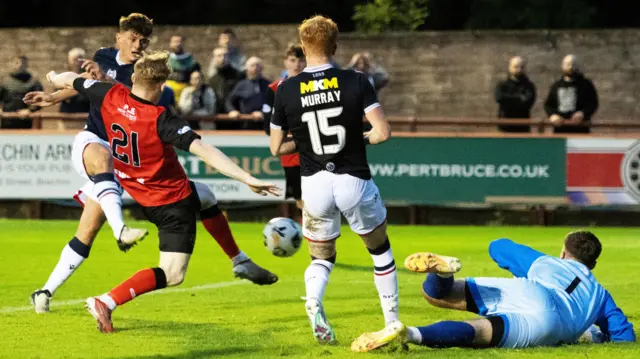 Seb Palmer-Houlden makes it three for Dundee