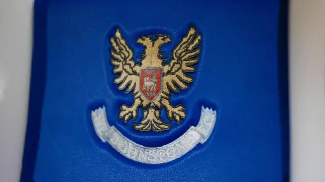 St Johnstone crest