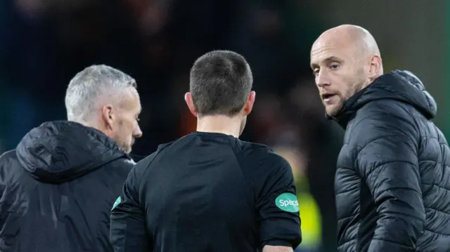 Hibs head coach David Gray speaks with referee Colin Steven