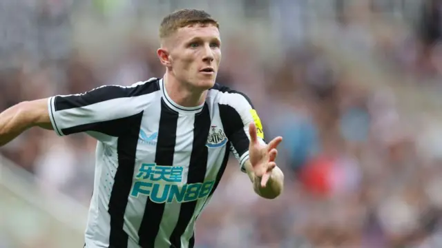 Elliot Anderson in action for Newcastle United