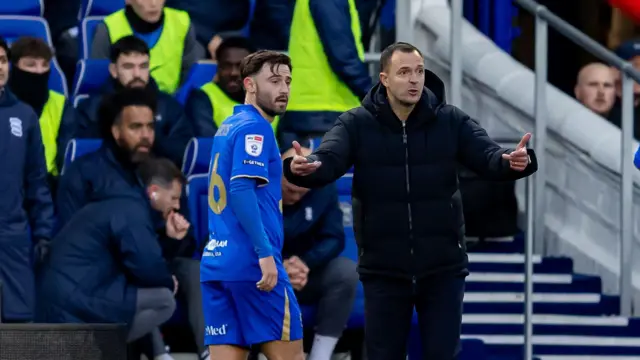 Birmingham manager Chris Davies passes on advice to Patrick Roberts 