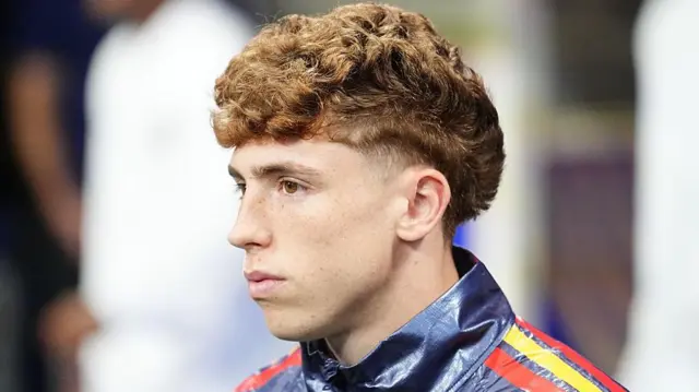 Victor Munoz looks on for Spain