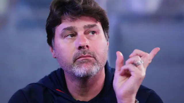 Mauricio Pochettino gestures with his finger