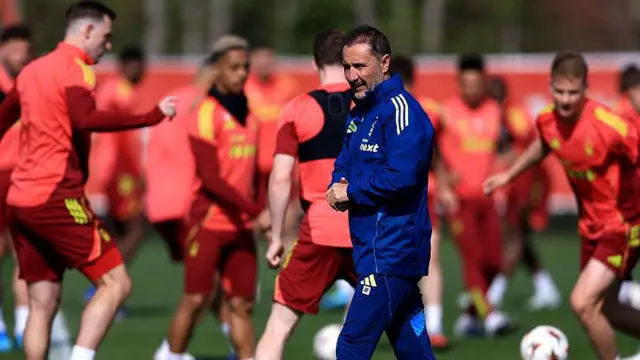 Vitor Pereira in a training session