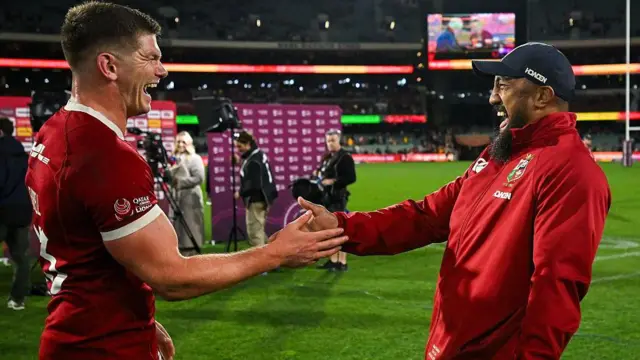 Owen Farrell and Bundee Aki