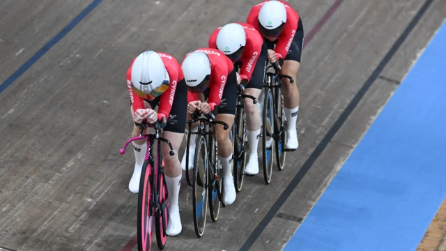 Megan Barker, Jessica Roberts, Anna Morris and Ciara Oliva in the women's team pursuit qualifying