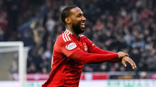 Junior Hoilett in action for Aberdeen