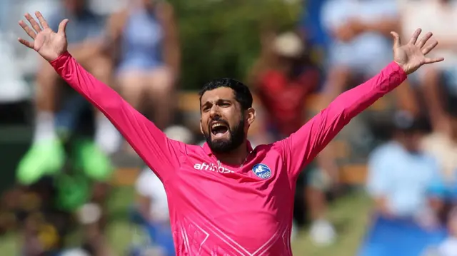 Sikandar Raza of Paarl Royals celebrates getting the wicket of Rassie Van Der Dussen of MI Cape Town during match 13 of the Betway SA20 season 4 between MI Cape Town (MICT) and Paarl Royals (PR) held at the Newlands Cricket Stadium in Cape Town, South Africa