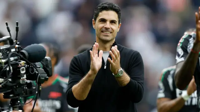 Mikel Arteta managing Arsenal