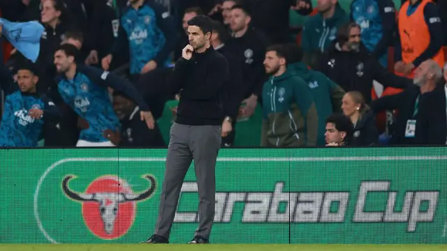 Mikel Arteta manager on the sideline during the Carabao Cup Final