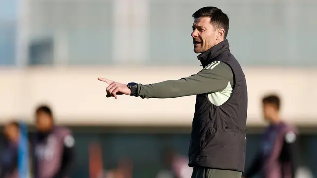 Xabi Alonso takes a training session