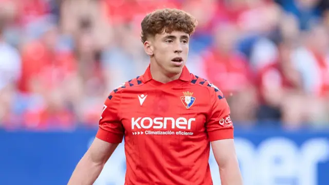 Victor Munoz in action for Osasuna