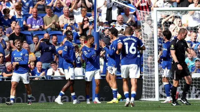 Iliman Ndiaye of Everton celebrates scoring his team’s first goal
