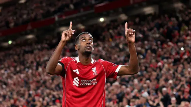 Alexander Isak of Liverpool celebrates