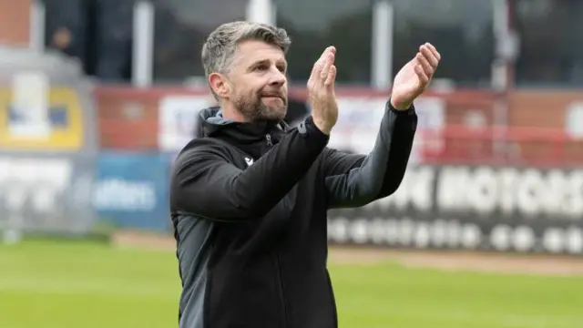 St Mirren manager Stephen Robinson