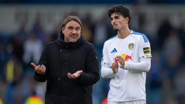 Daniel Farke talks to Pascal Struijk