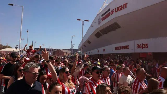 Sunderland fans make their way to the Stadium of Light