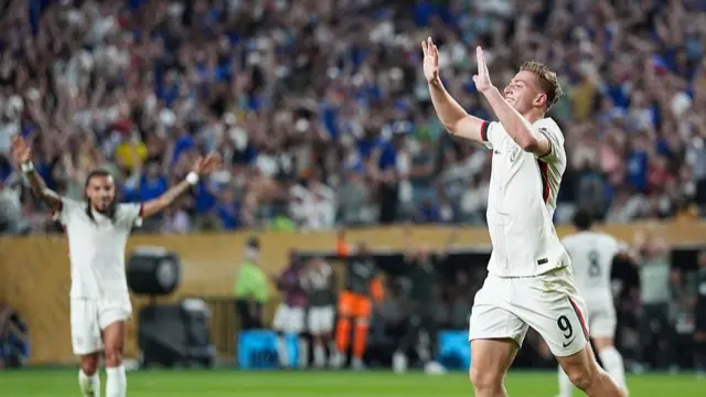Liam Delap celebrates