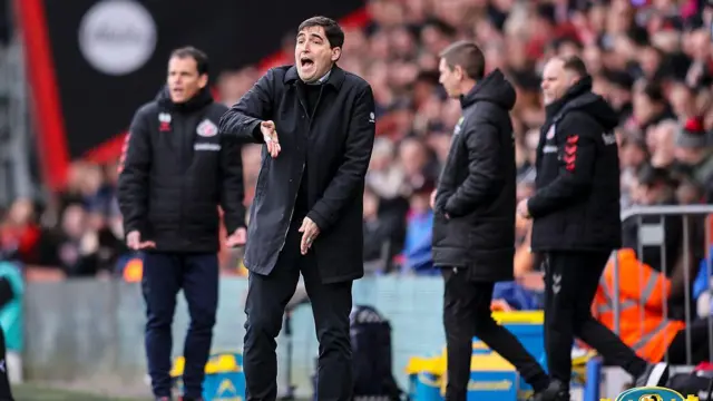 Head Coach Andoni Iraola of Bournemouth
