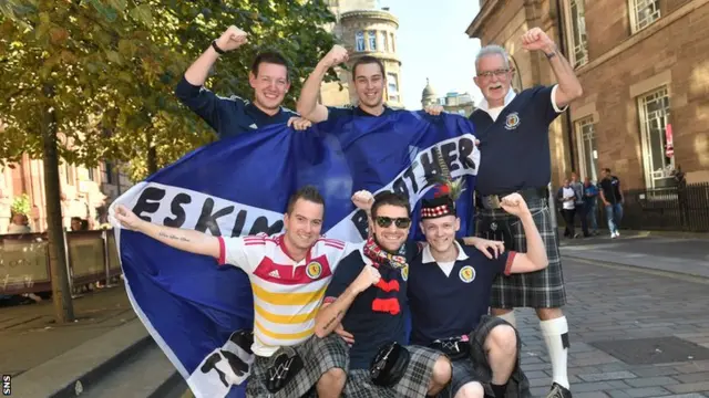 Scotland fans ahead of kick off