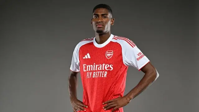 Arsenal unveil new signing Cristhian Mosquera