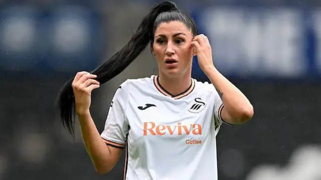 Danielle Broadhurst in action for Swansea