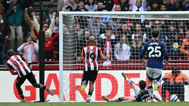 Yoanne Wissa scores for Brentford