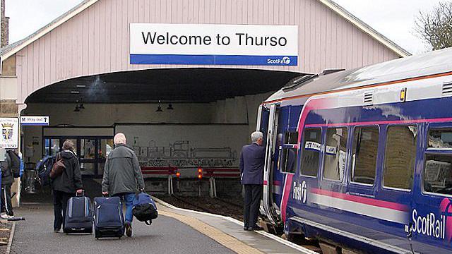 Trèana aig Stèisean Inbhir Theòrsa