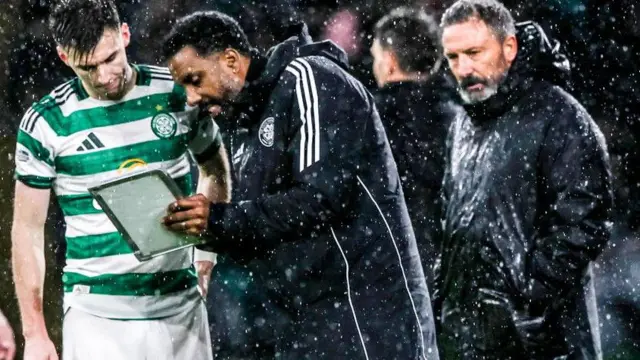 Wilfried Nancy with tactics board