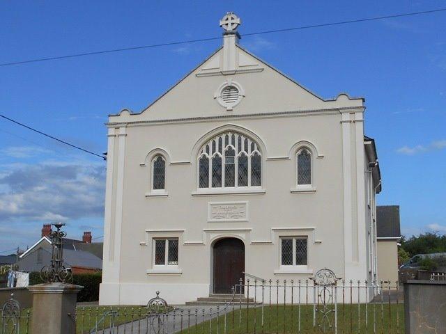 Mae Haulwen Lewis, a fydd yn derbyn Medal Gee eleni, yn athrawes Ysgol Sul yng nghapel Tabernacl, Pencader