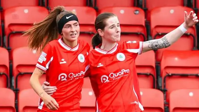 Caitlin and Kirsty McGuinness