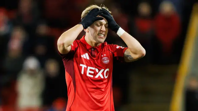 Jesper Karlsson looks frustrated