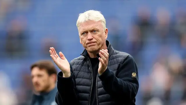 David Moyes claps after a fixture