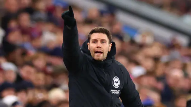 Fabian Hurzeler shouts from touchline