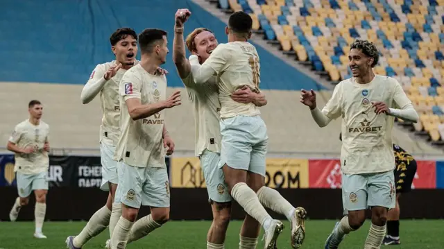 Shakhtar Donetsk celebrating scoring a goal against Rukh Lviv