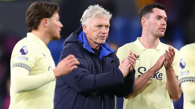 David Moyes, Manager of Everton, applauds the fans after the Premier League match between Burnley and Everton at Turf Moor 