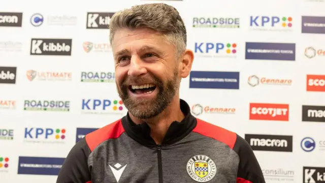 St Mirren manager Stephen Robinson