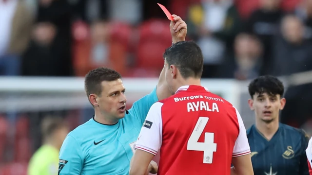 Daniel Ayala sent off