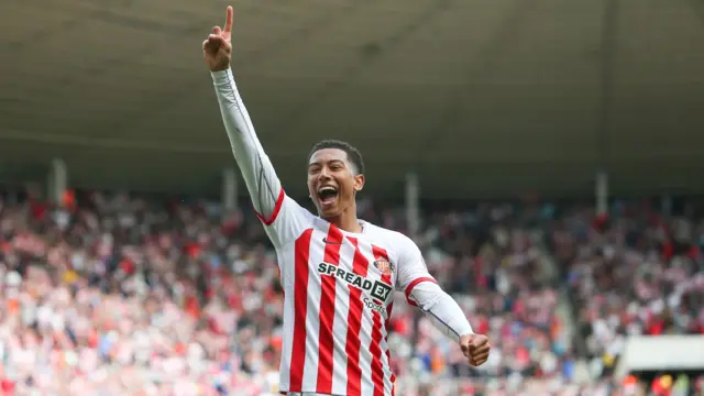 Jobe Bellingham celebrating in a Sunderland shirt