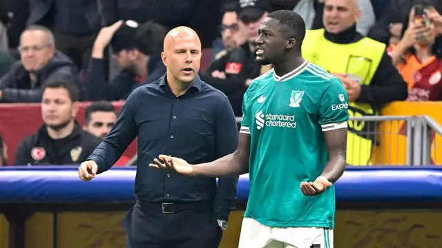 Arne Slot and Ibrahima Konate