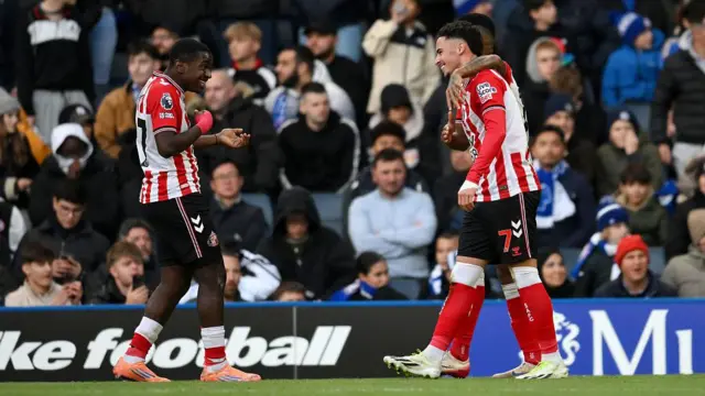 Sunderland players celebrate 