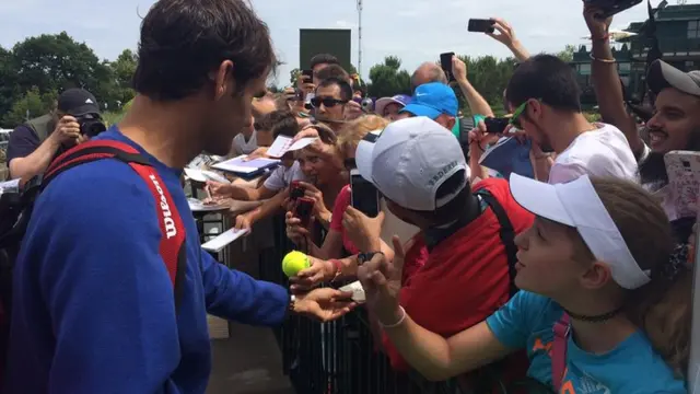 Federer and fans