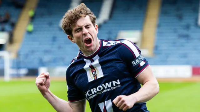 Finlay Robertson