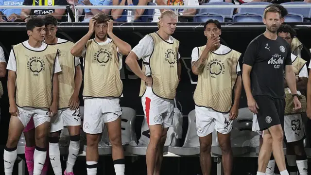 Manchester City players looks the last moment of match during the FIFA Club World Cup 2025 round of 16 match between Manchester City and Al-Hilal at Camping World Stadium
