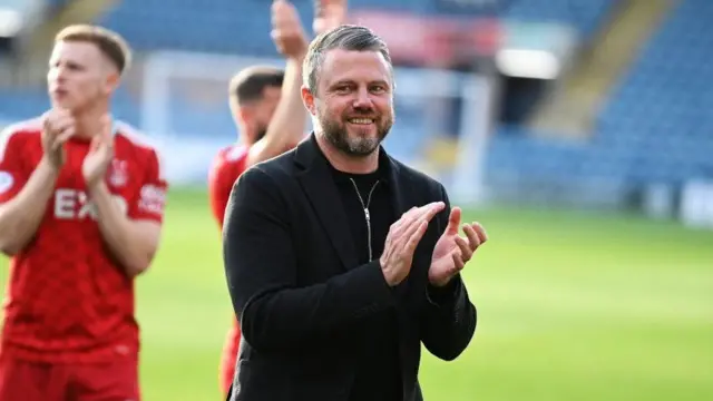 DUNDEE, SCOTLAND - SEPTEMBER 28: Aberdeen Manager Jimmy Thelin at Full Time during a William Hill Scottish Premiersihp match between Dundee FC and Aberdeen at the Scot Foam Stadium at Dens Park, on September 28, 2024, in Dundee, Scotland. (Photo by Rob Casey / SNS Group)