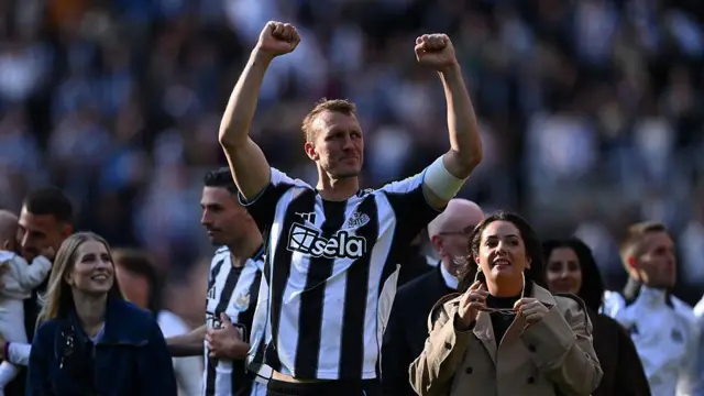 Dan Burn of Newcastle United celebrates