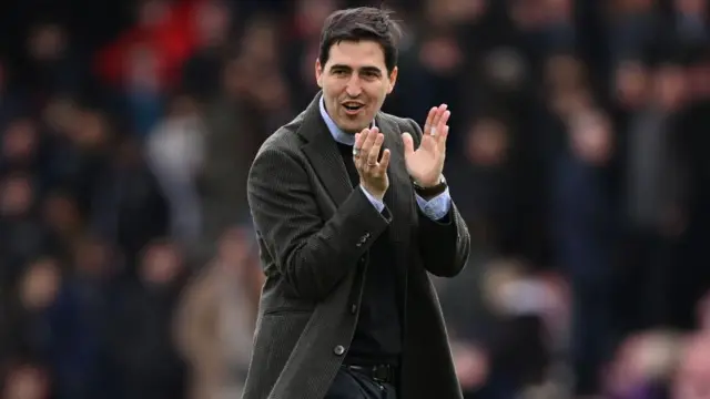 Andoni Iraola applauds fans