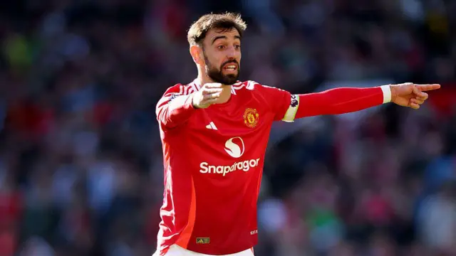 Bruno Fernandes giving orders on the pitch